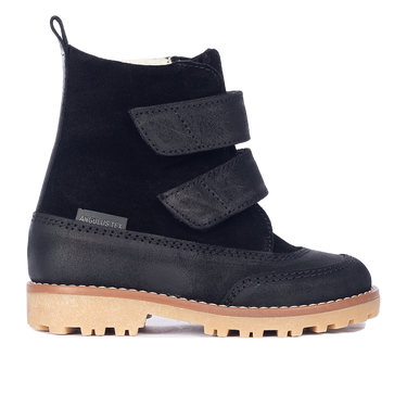 TEX-boot with wool lining and durable detailing