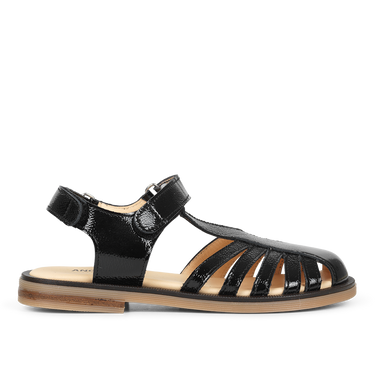 Sandal with adjustable velcro