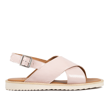 Cross sandal with buckle closure