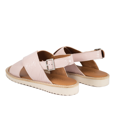 Cross sandal with buckle closure