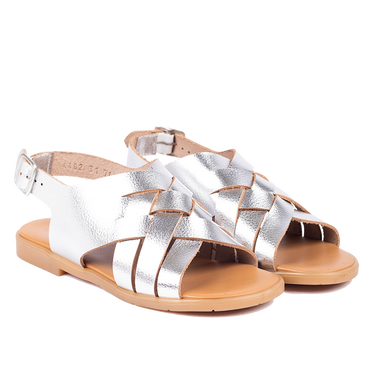 Braid sandal with buckle closure