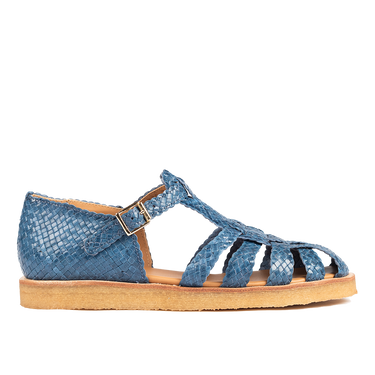 Hand-braided strap sandal with buckle