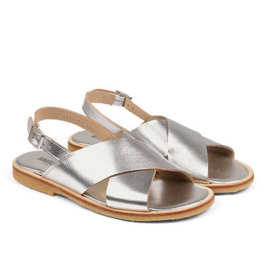 Classic cross sandal