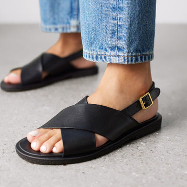 Classic cross sandal