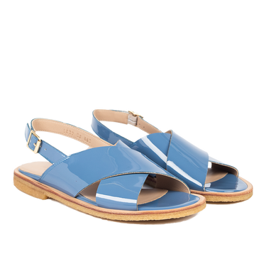 Classic cross sandal