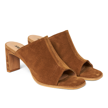 Mule with wide heel