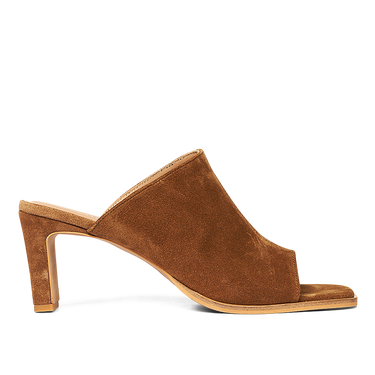 Mule with wide heel