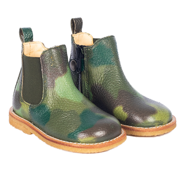 Classic chelsea boot with elastic and zipper