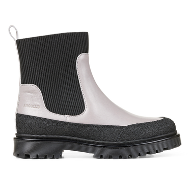 Chelsea Boot with track sole