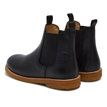 Chelsea boot with elastic