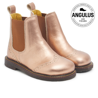 Chelsea boot with brogue hole pattern