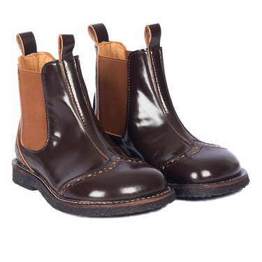 Chelsea boot with brogue hole pattern