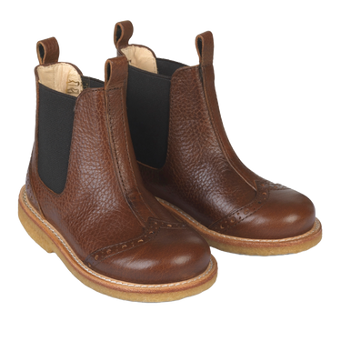 Chelsea boot with brogue lace pattern