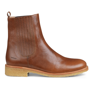 Chelsea boot with elastic