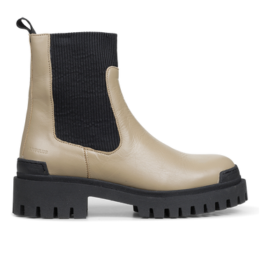 Chelsea boot with elastic