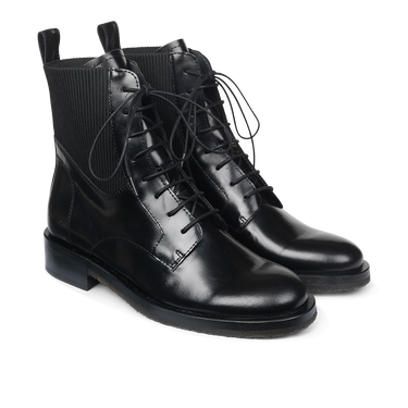 Lace up boot with elastic