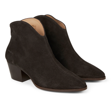 Ankle boot with heel