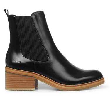 Chelsea boot with block heel