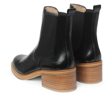 Chelsea boot with block heel