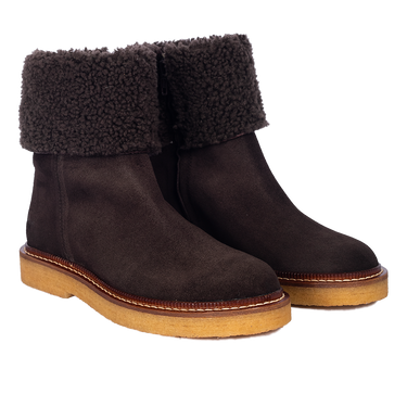 Suede boot with soft lambswool lining