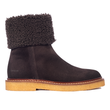 Suede boot with soft lambswool lining