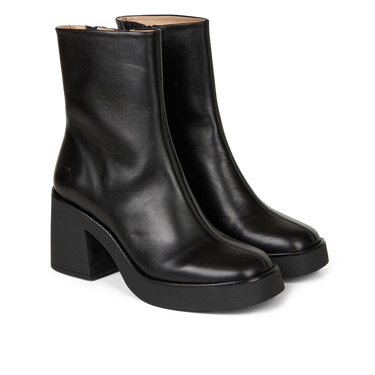 Sculptural leather boot