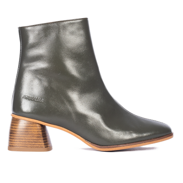 Boot with sculptural wooden heel