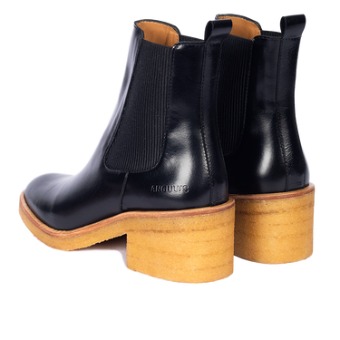 Chelsea boot with elastic