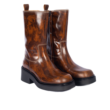 Square toe chunky boot