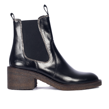 Chelsea boot with contrast stitching