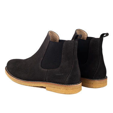 Chelsea boot with elastic